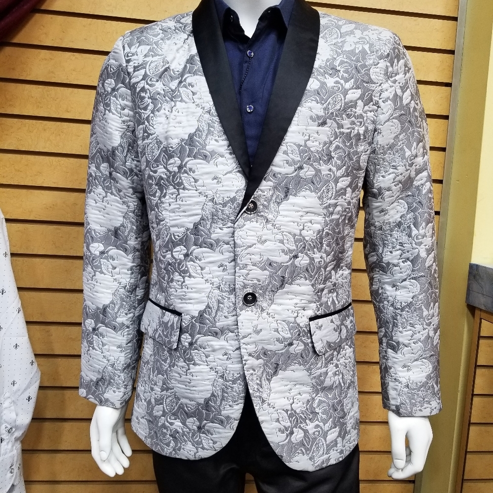 Elegant Embroided Tuxedo Blazer